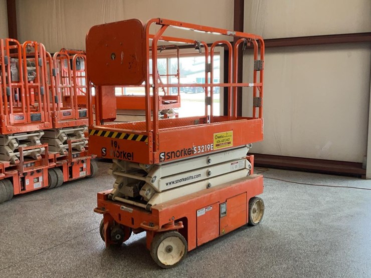 #425-•-2020-snorkel-19'-scissor-lift-image-4