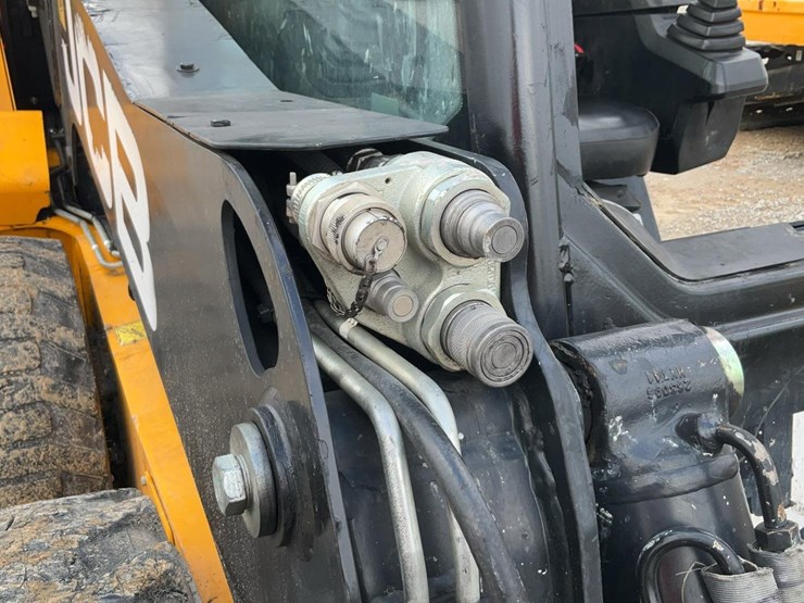 2021-jcb-215-image-38