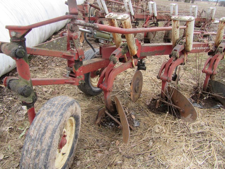 international-710-image-5