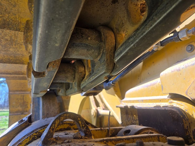 2014-caterpillar-953d-image-80