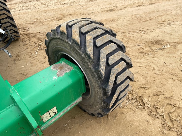 2016-jlg-400s-image-24