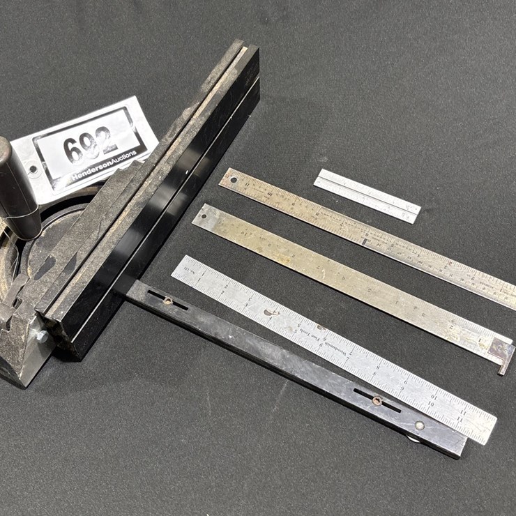 #692 • GROUP OF WOOD WORKING VARIOUS TOOLS