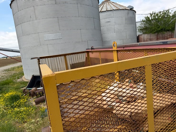 #45251-•-scotts-levee-packer-with-w&a-seeder-image-39