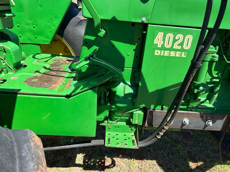 john-deere-4020-image-10