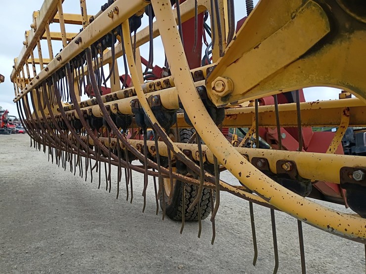 new-holland-216-image-26