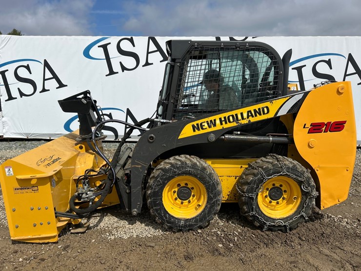 new-holland-l216-image-2