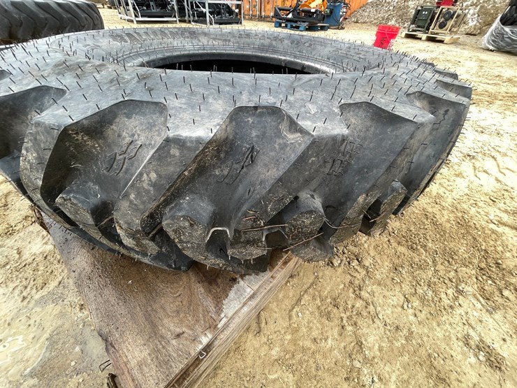 #7543-•-alliance-brand-telehandler-tire-image-14