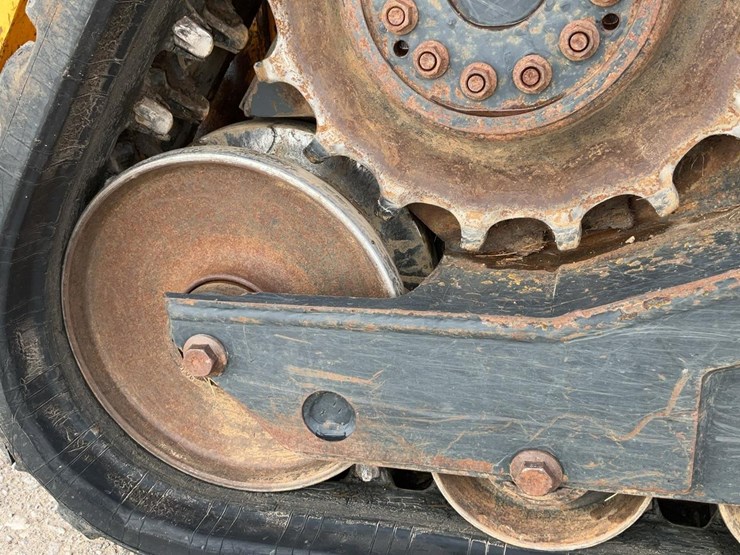 2021-jcb-215t-image-38