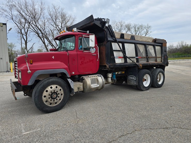 2003-mack-rd688s-image-4