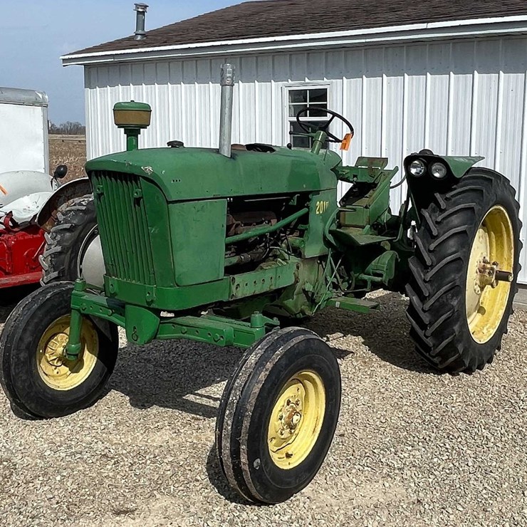 2010 JOHN DEERE 2010