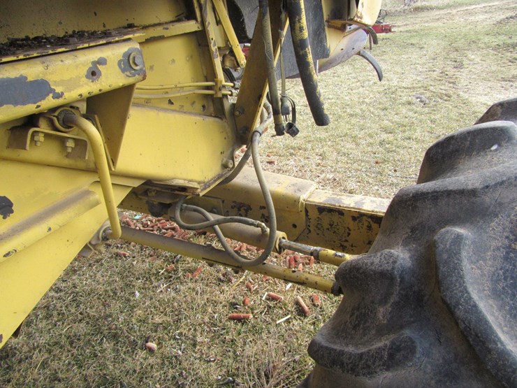 new-holland-tr96-image-14