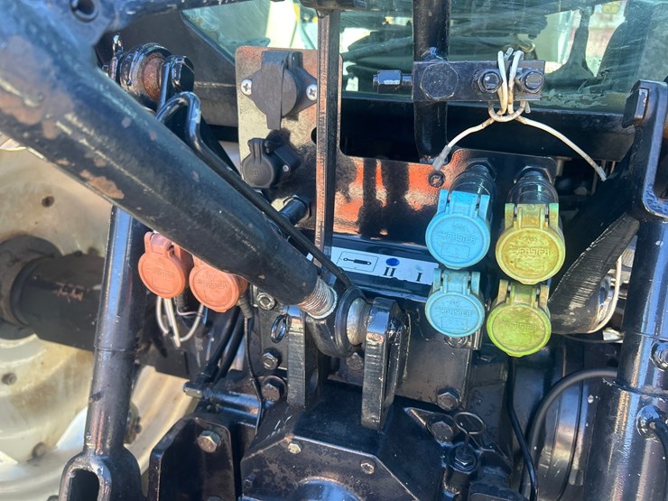 new-holland-t5070-image-37