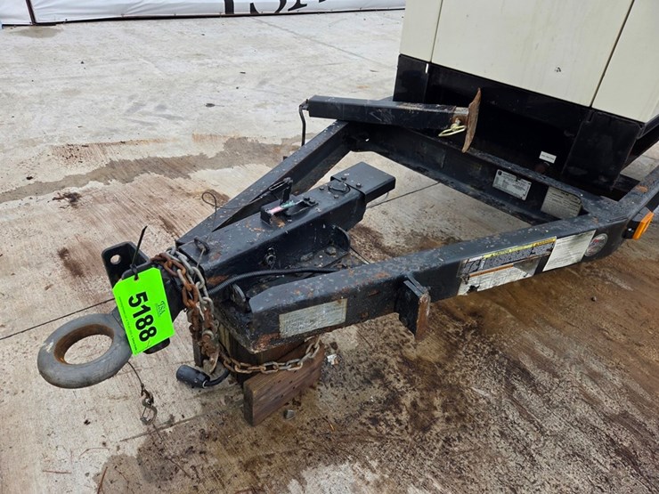 2011-caterpillar-xq20-image-10