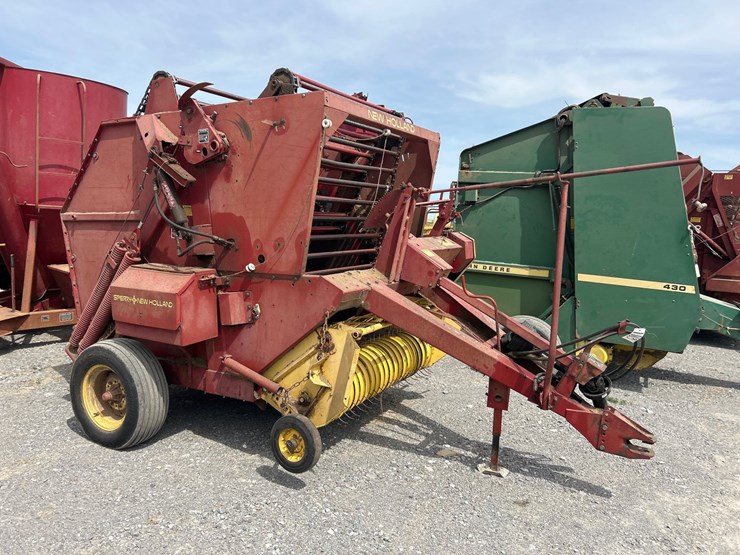 new-holland-847-image-3