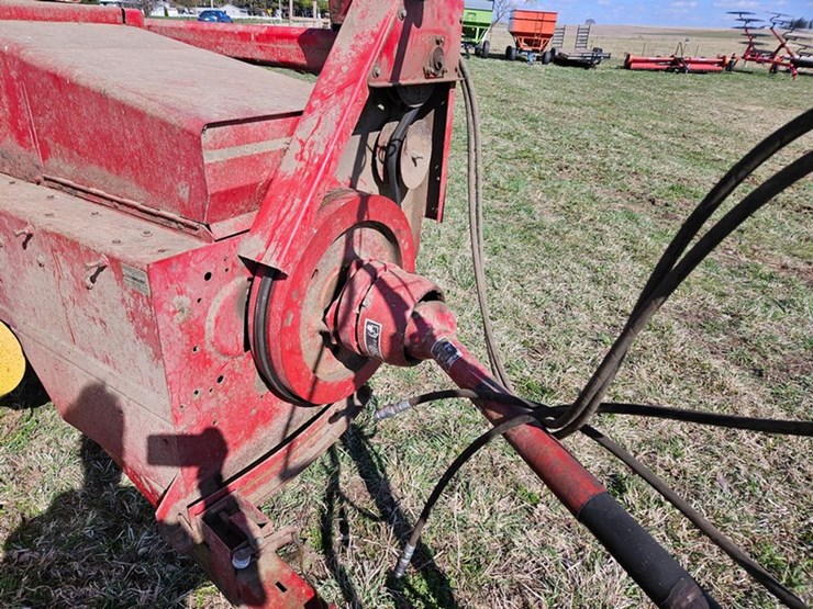 new-holland-315-image-11