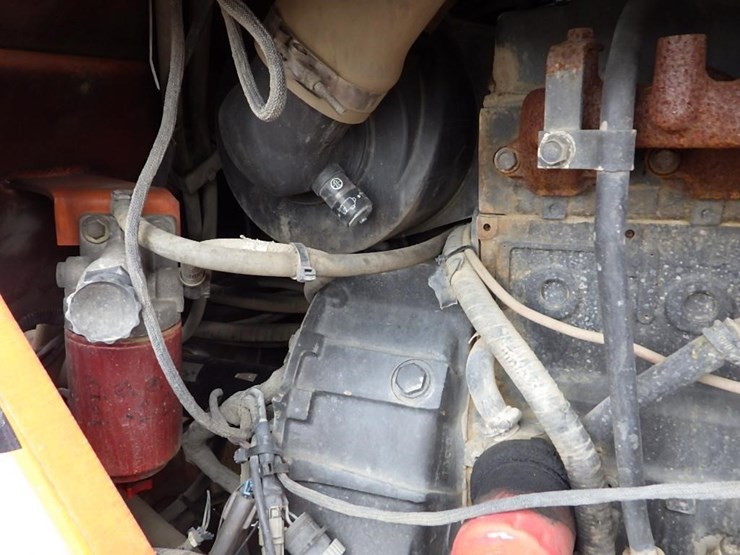 2011-jlg-10054-telescopic-reach-lift-image-15