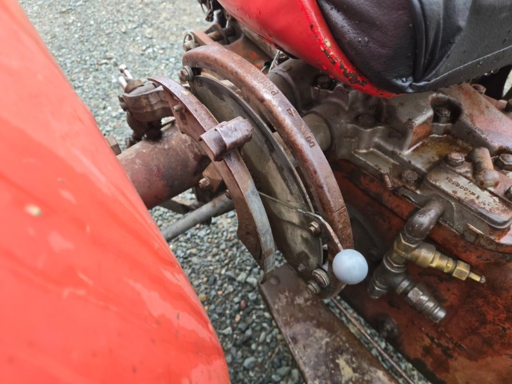 massey-ferguson-35-image-30