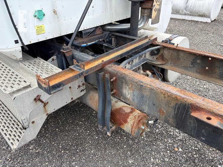 2004-international-9200-image-8