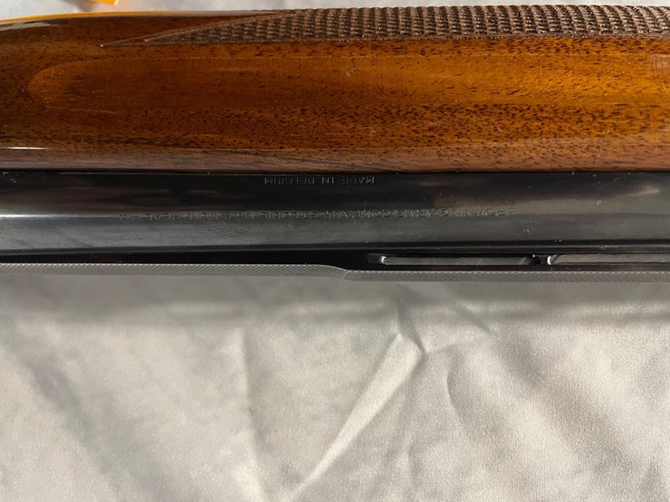 #3761-•-browning-light-12-12-gauge-semi-auto-shotgun,-sn:-41213-(arcadia,-wi)-image-14