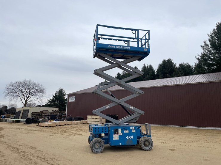 #7514-•-(s-2)-2012-genie-3369-rough-terrain-scissor-lift-image-49