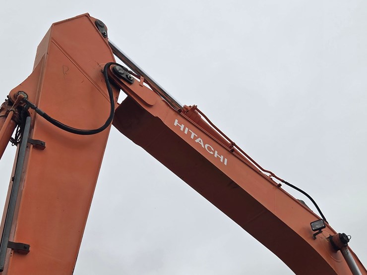 hitachi-zx330-lc-image-19
