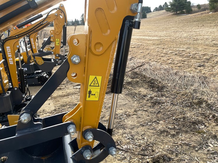 #1040-•-new-ats-rt12r-mini-excavator-image-24