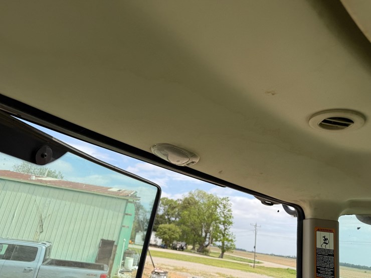 2010-john-deere-8270r-image-72