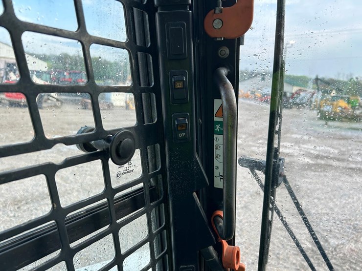 2017-bobcat-t770-image-25