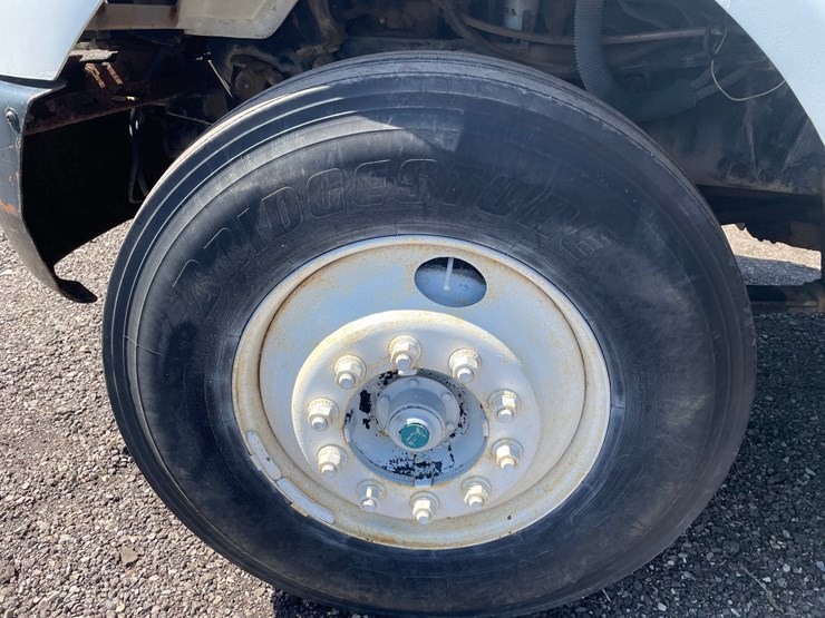 1995-peterbilt-330-image-12