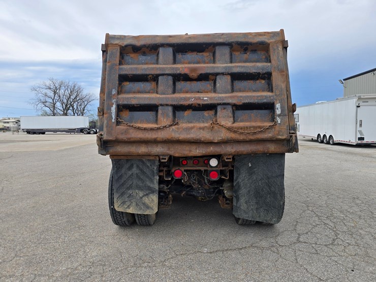 2003-mack-rd688s-image-13