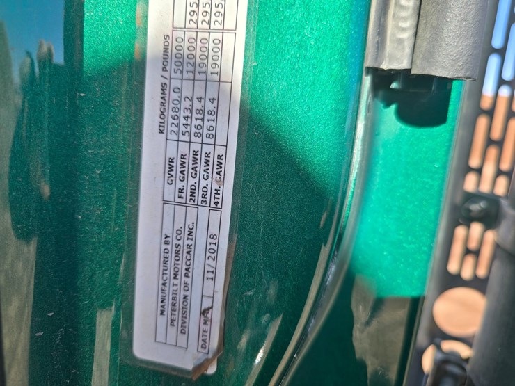 2019-peterbilt-567-image-52