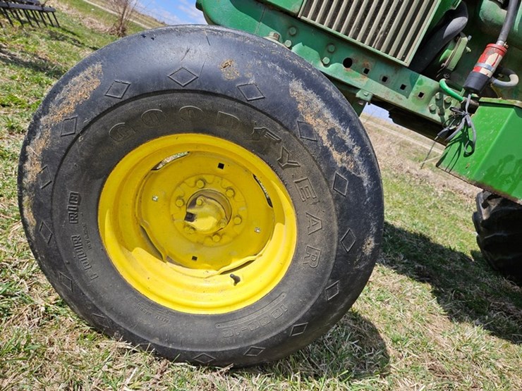 john-deere-4020-image-41