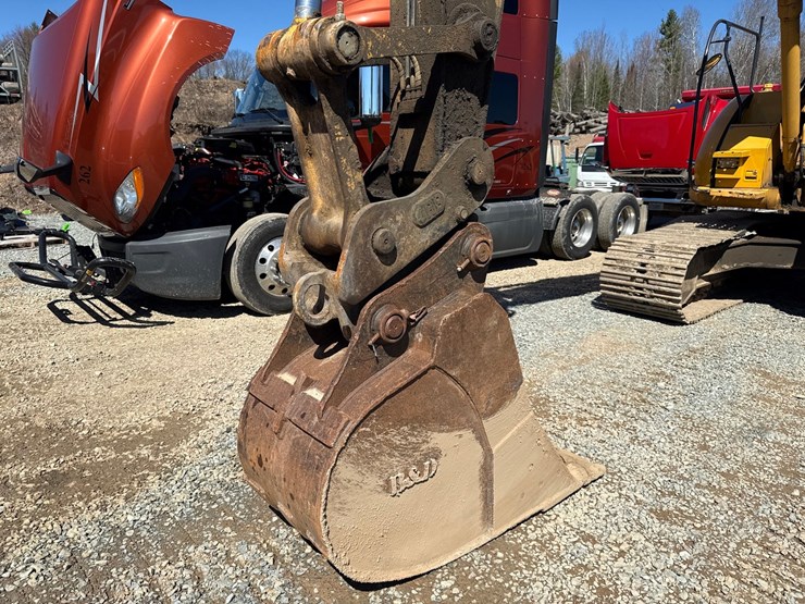 2009-deere-225-lc-image-10