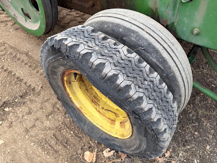 john-deere-24t-image-18