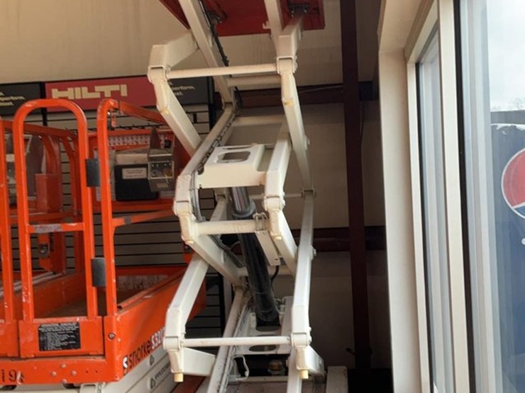 #428-•-2021-snorkel-19'-scissor-lift-image-5