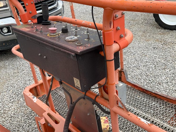 #306-•-2016-snorkel-46'-electric-articulated-boom-lift-image-10