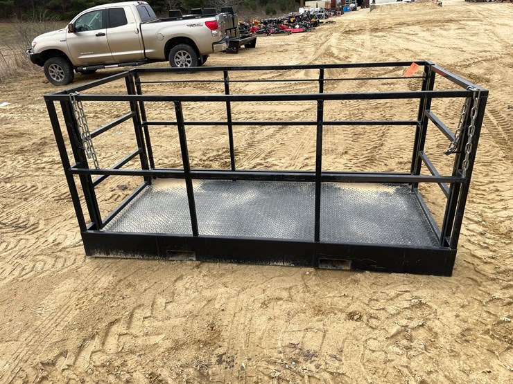 #7535-•-8'-work-platform-with-fork-pockets-image-2