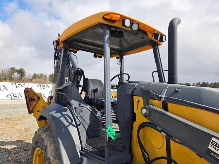 2019-deere-310-image-57