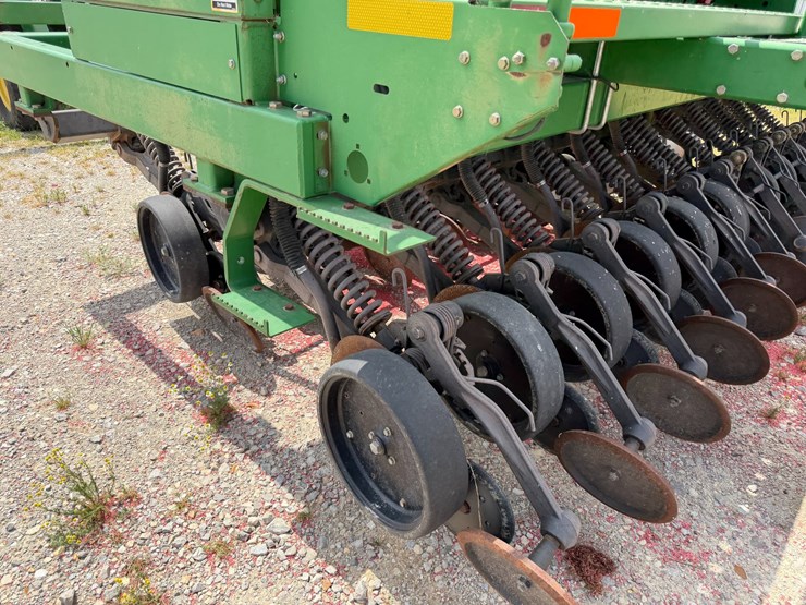 john-deere-1590-image-32