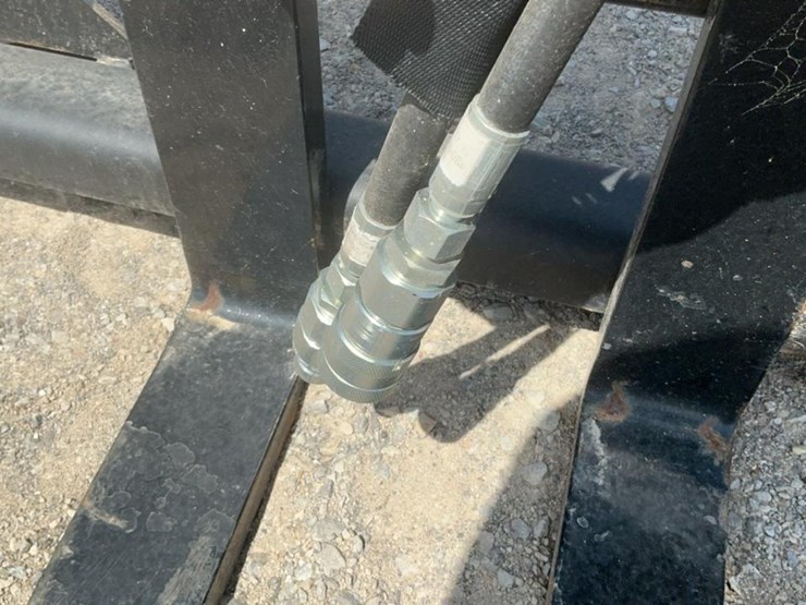 #179-•-hydraulic-forks-image-12