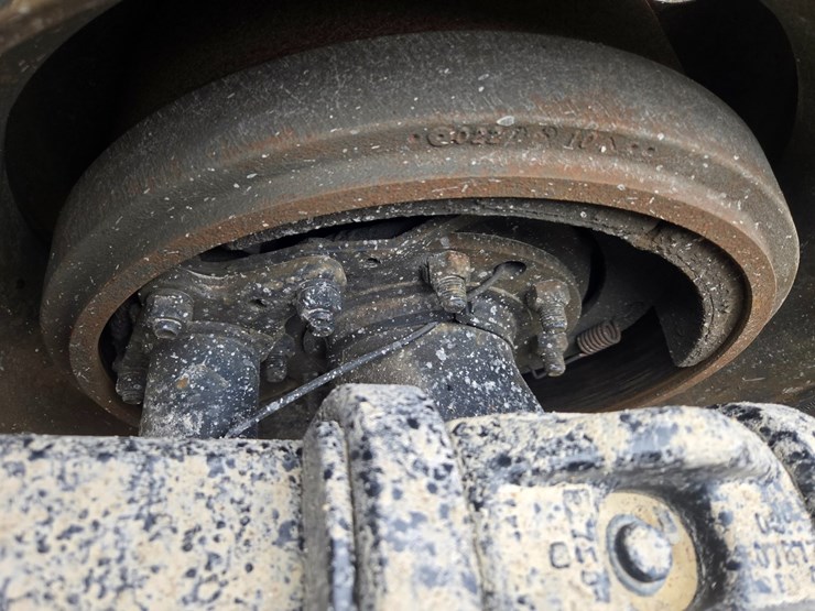 2000-peterbilt-379-image-88