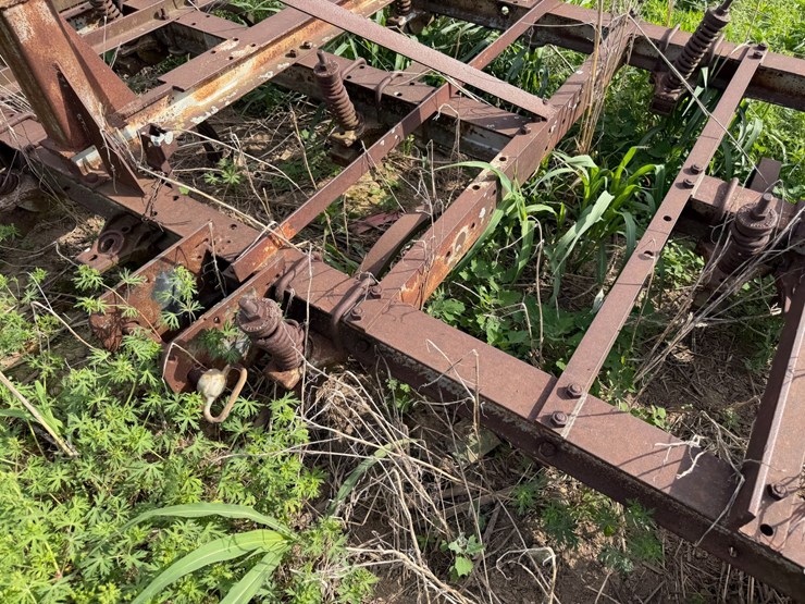 #45299-•-12'-chisel-plow-image-12