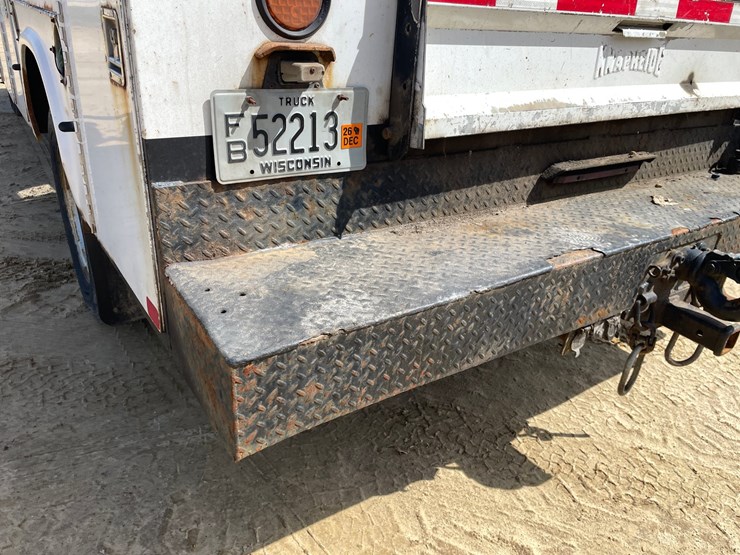 2011-ford-f550-image-29