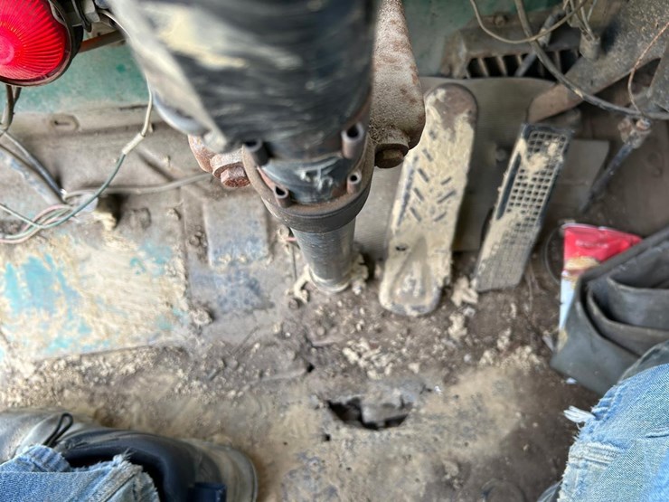 1983-caterpillar-3208-image-27