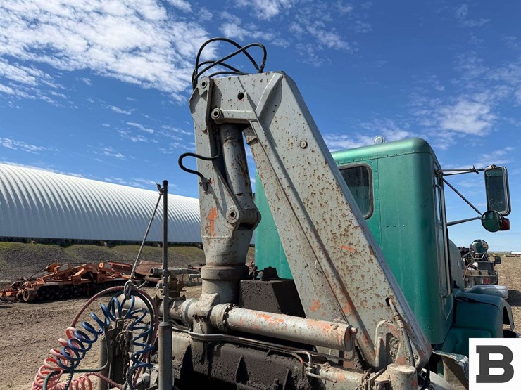 1990-peterbilt-377-image-27