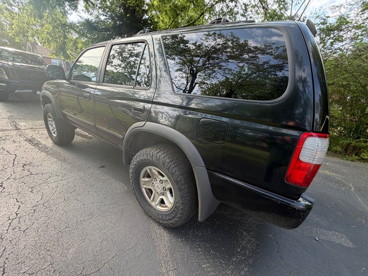 1999-toyota-4-runner-image-4