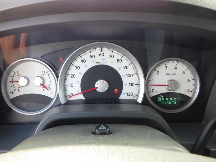 2005-dodge-dakota-image-28