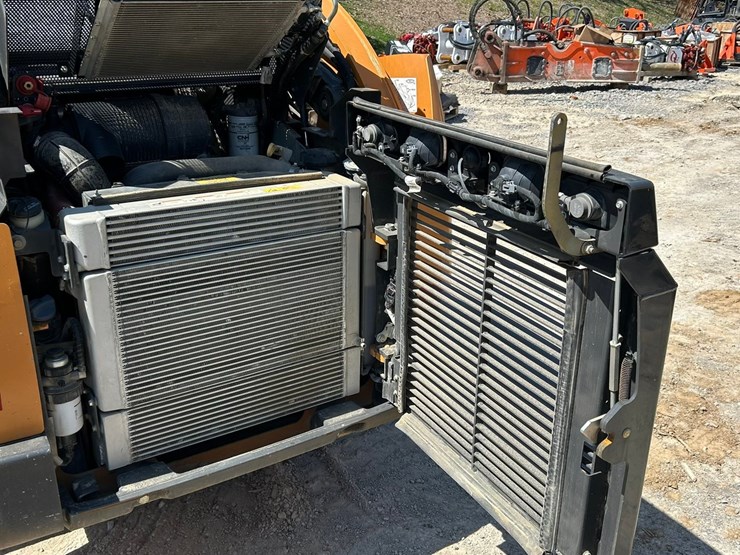 2023-case-tv450b-image-26