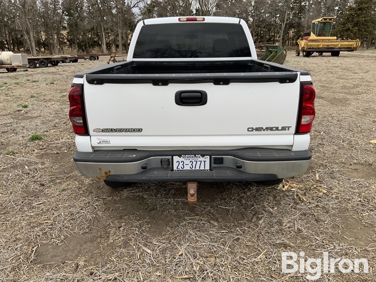 2004-chevrolet-silverado-1500-image-6