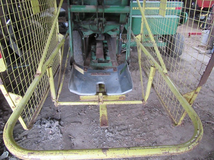 john-deere-336-image-8